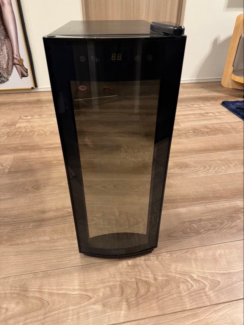 ◆美品◆WIEワインクーラー　静音式　ペルチェ式　ワインセラー IRIS OHYAMA（アイリスオーヤマ） ワインセラー 12本 ペルチェ式 家庭